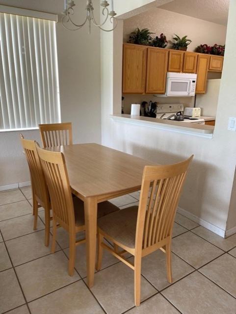 Four-Bedroom Townhome ダベンポート エクステリア 写真
