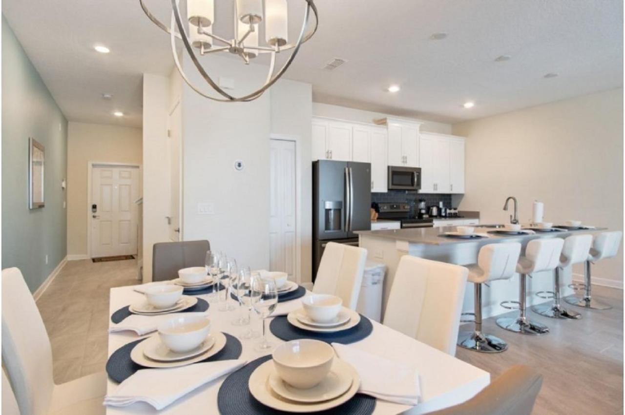 Four-Bedroom Townhome ダベンポート エクステリア 写真