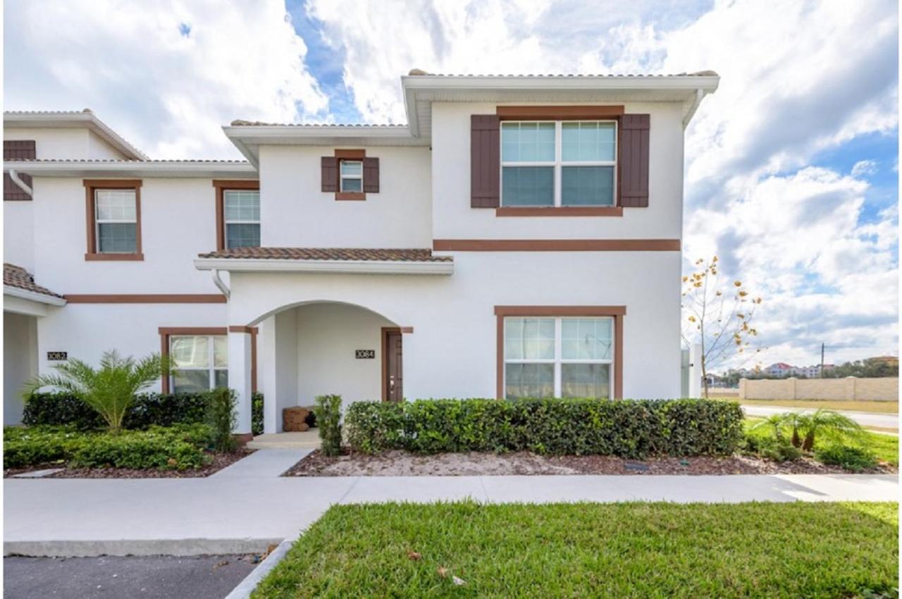 Four-Bedroom Townhome ダベンポート エクステリア 写真