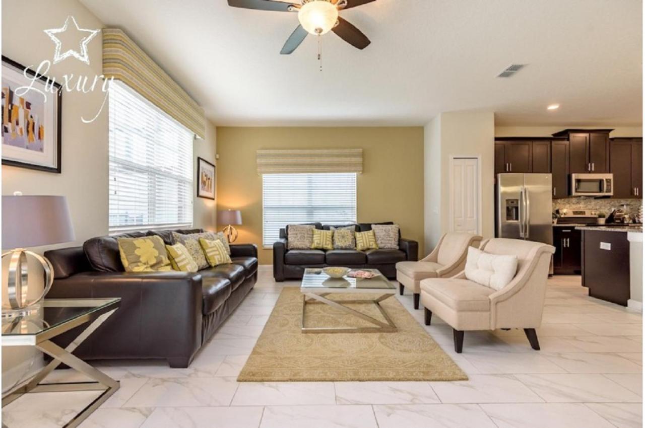 Four-Bedroom Townhome ダベンポート エクステリア 写真